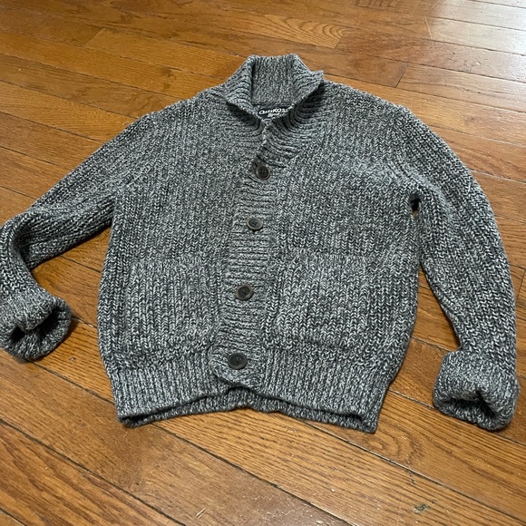 Beautiful heather gray Oshkosh 4T cardigan . - Picture 4 of 4